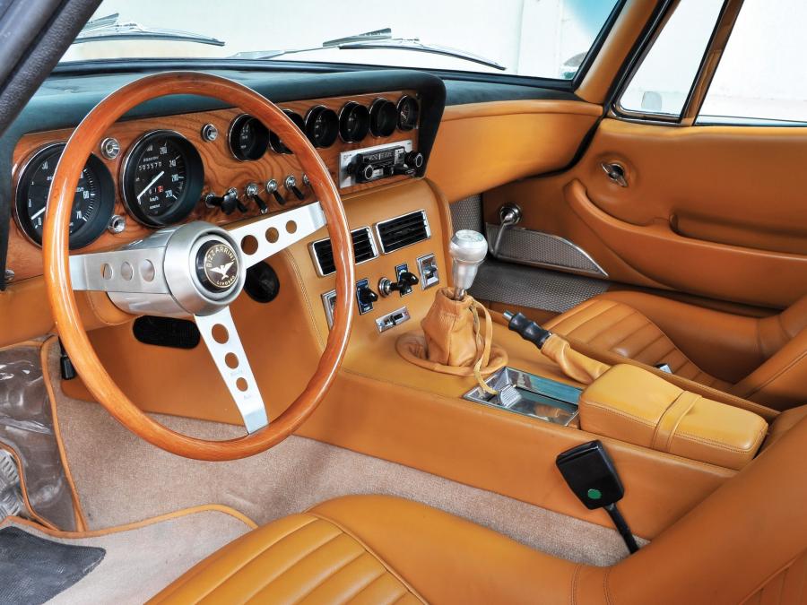 Интерьер Bizzarrini 5300 GT Strada 1968 года  (фото 9 из 54)